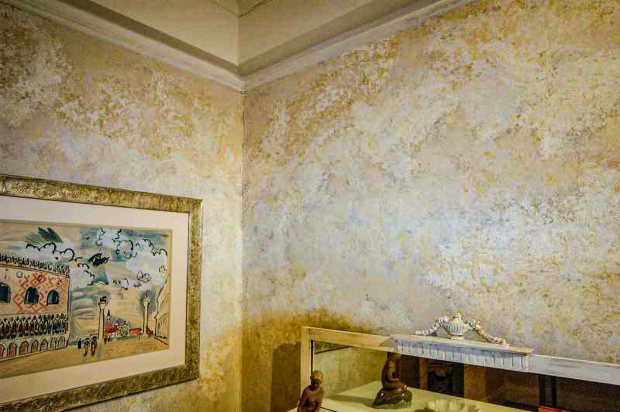 Faux Limestone Walls